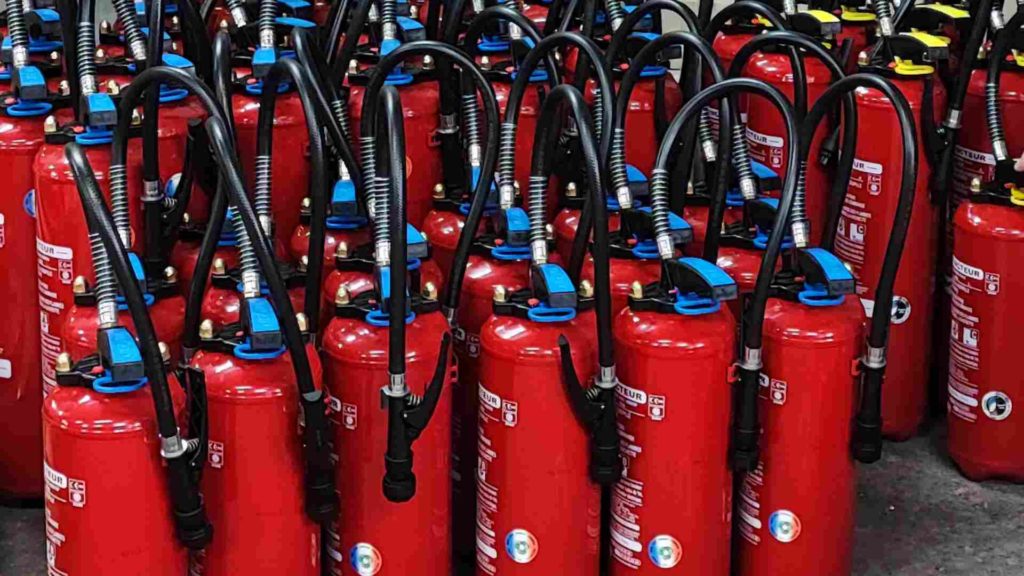 Sécurité incendie dans le BTP : comment choisir les extincteurs portatifs -  Prévention BTP